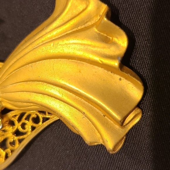 JJ Angel Vintage Gold Tone Pin - Picture 3 of 5